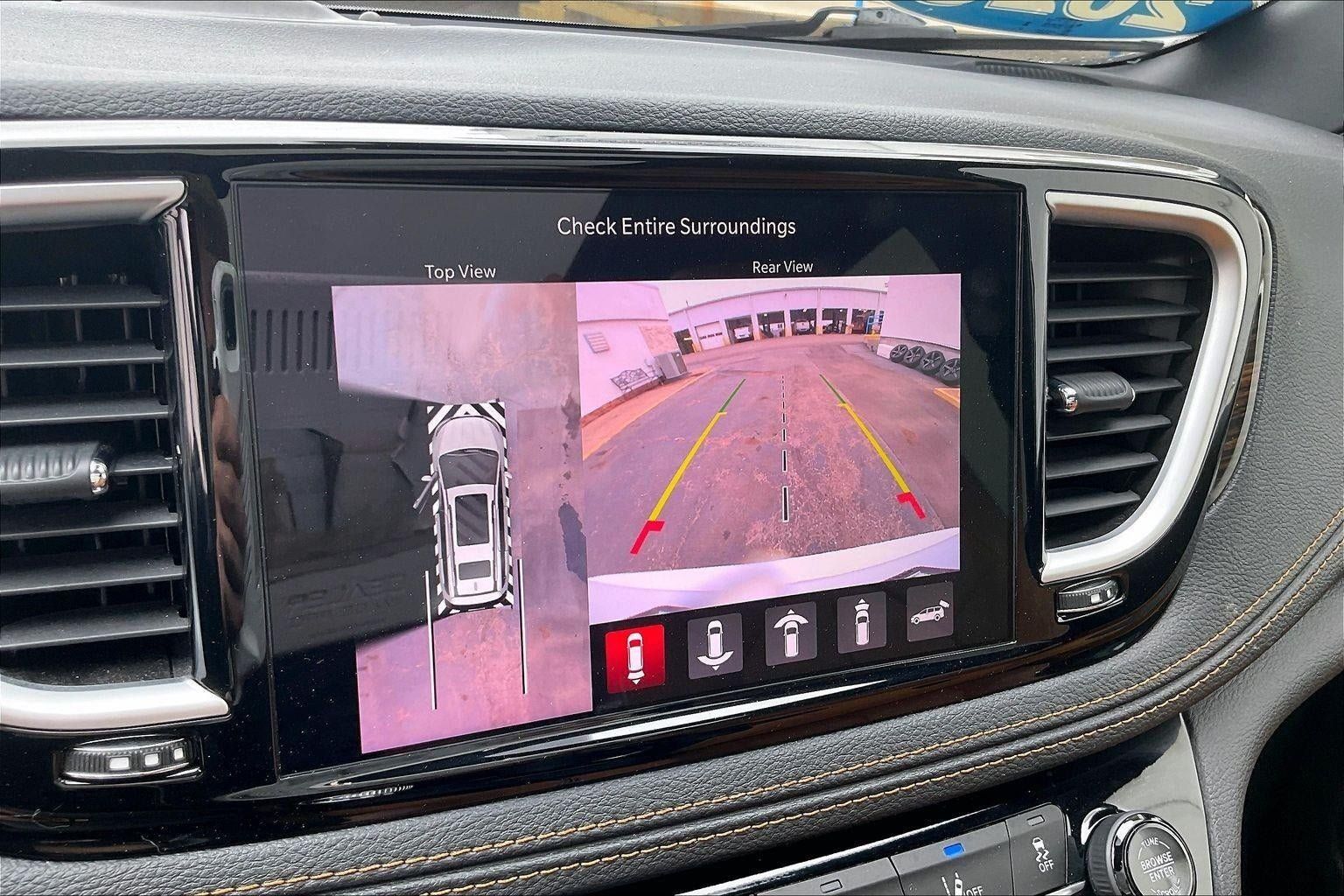 Used 2023 Chrysler Pacifica Pinnacle FWD image 22