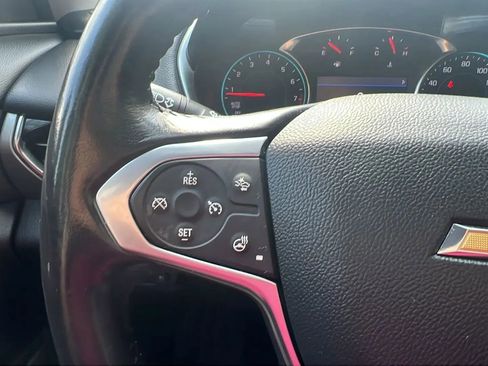 Used 2020 Chevrolet Traverse LT w/ Driver Confidence II Package image 16