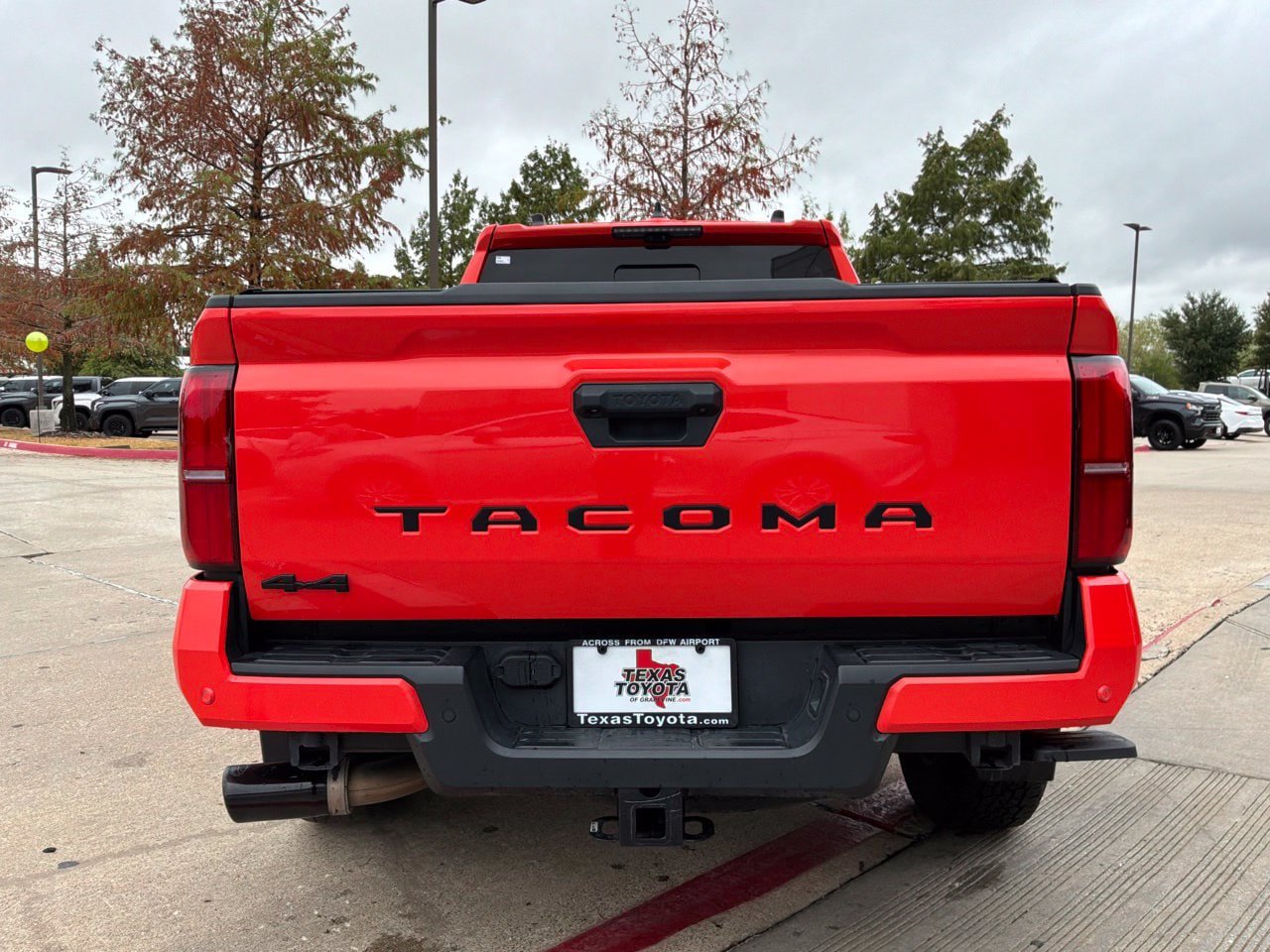 Used 2024 Toyota Tacoma TRD Off-Road w/ TRD Off Road Premium Package AWD/4WD image 7