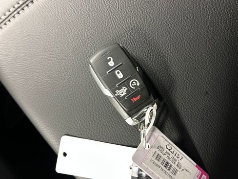 New 2026 RAM 1500 4x4 Crew Cab image 19