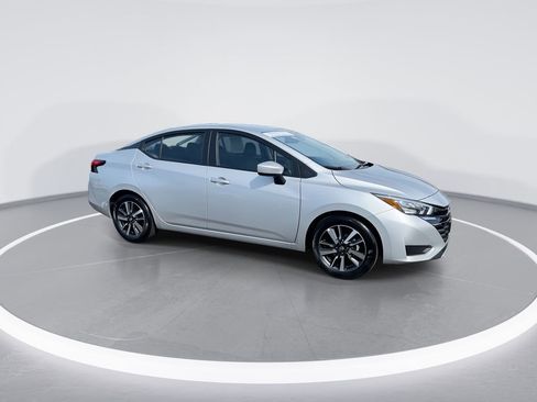 Used 2025 Nissan Versa SV FWD image 2
