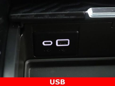 Used 2024 GMC Yukon XL Denali w/ Denali Reserve Package AWD/4WD image 28
