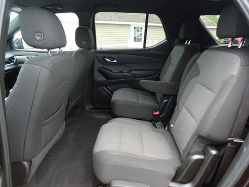Used 2023 Chevrolet Traverse LT AWD/4WD image 27