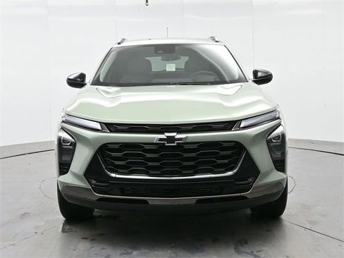 Used 2025 Chevrolet Trax ACTIV w/ Driver Confidence Package image 2