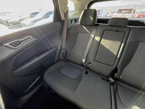 Used 2025 Kia Sportage LX FWD image 39