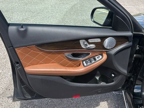 Used 2019 Mercedes-Benz C 300 4MATIC Sedan image 10