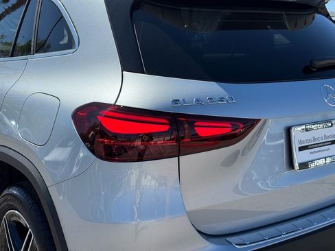 New 2026 Mercedes-Benz GLA 250 image 18