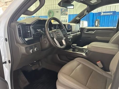 Used 2023 GMC Sierra 1500 SLT w/ SLT Premium Package AWD/4WD image 8