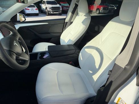 Used 2023 Tesla Model Y Long Range AWD/4WD image 9