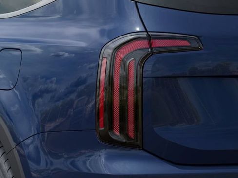 Certified 2025 Kia Telluride SX X-Line AWD/4WD image 11
