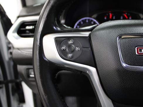 Used 2018 GMC Acadia SLT image 11