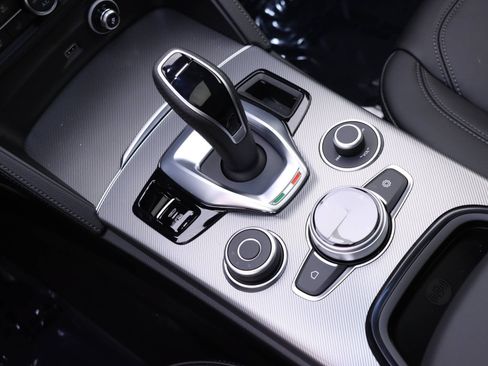 New 2024 Alfa Romeo Stelvio Ti AWD/4WD image 13