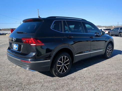 Used 2021 Volkswagen Tiguan SE image 3