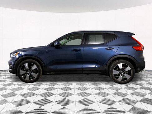 Used 2021 Volvo XC40 T5 Momentum w/ Protection Package Premier image 10