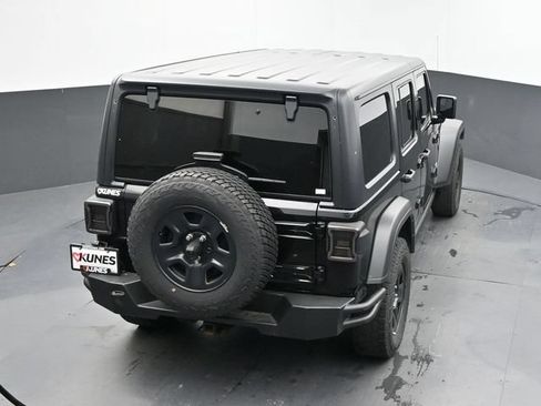 Used 2018 Jeep Wrangler Unlimited Sport AWD/4WD image 11