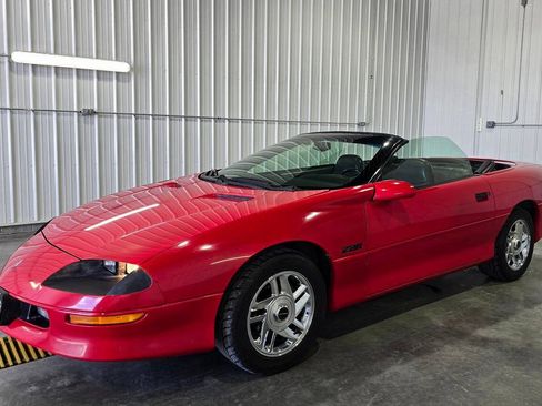 Used 1996 Chevrolet Camaro Z28 RWD image 3
