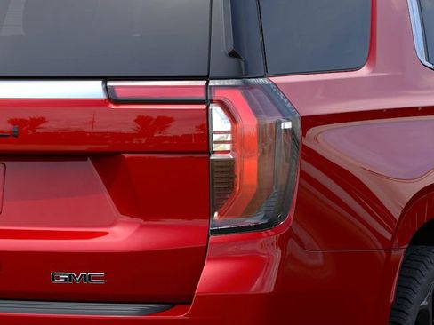 New 2026 GMC Yukon Denali w/ Denali Reserve Package AWD/4WD image 12