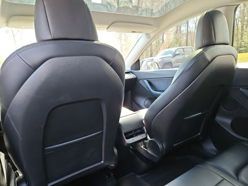Used 2021 Tesla Model Y Long Range AWD/4WD image 20