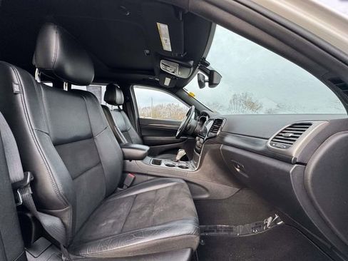 Used 2019 Jeep Grand Cherokee Altitude image 14