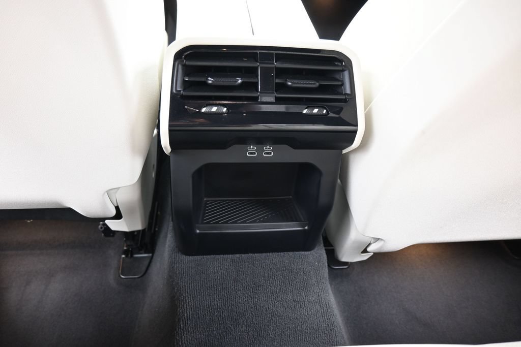 Used 2024 BMW 530i w/ M Sport Package RWD image 44