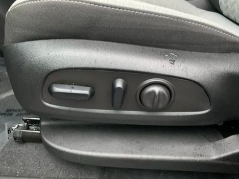 Used 2023 Chevrolet Equinox LT image 12