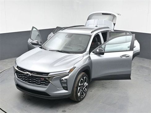New 2026 Chevrolet Trax RS w/ Sunroof Package image 50