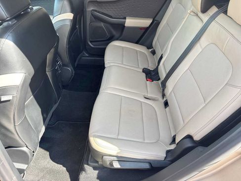 Used 2020 Ford Escape Titanium AWD/4WD image 18