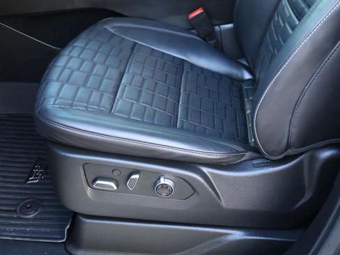 Used 2025 Cadillac Escalade ESV Sport Platinum image 21