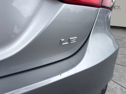 Used 2022 Toyota Camry LE FWD image 18