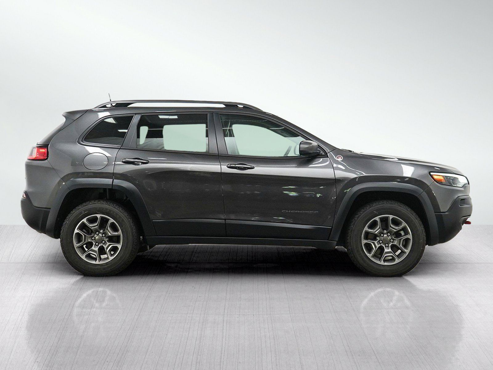Used 2021 Jeep Cherokee Trailhawk w/ Trailer Tow Group AWD/4WD image 6