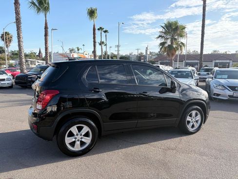 Used 2020 Chevrolet Trax LS FWD image 12