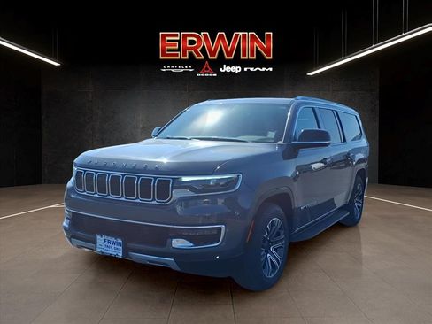 Certified 2024 Jeep Wagoneer L Series II w/ Flexible Seating Group AWD/4WD image 34