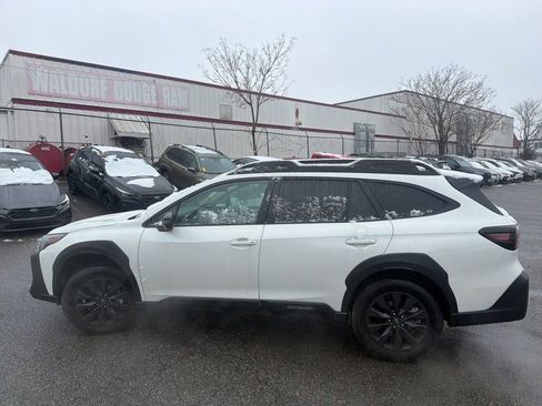 Used 2025 Subaru Outback Onyx Edition image 4