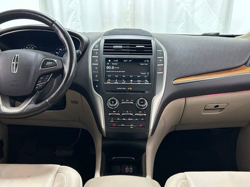 Used 2018 Lincoln MKC Select w/ Select Plus Package FWD image 9