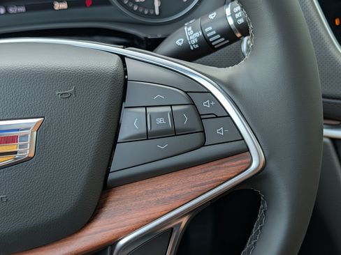 New 2026 Cadillac XT5 Premium Luxury w/ LPO, Floor Liner Package AWD/4WD image 21