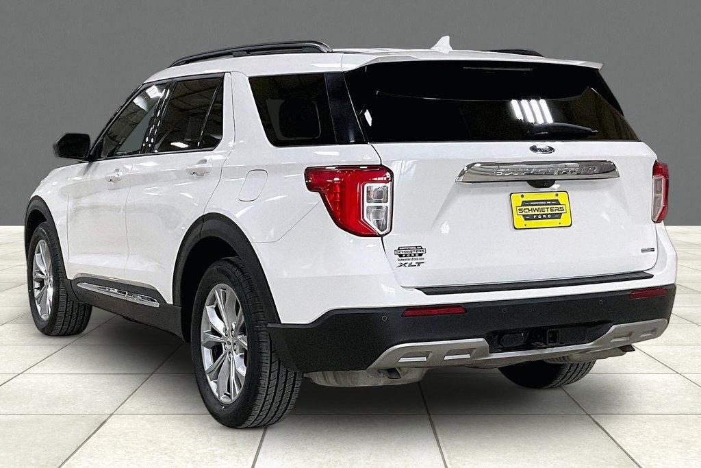Used 2020 Ford Explorer XLT w/ Equipment Group 202A AWD/4WD image 11