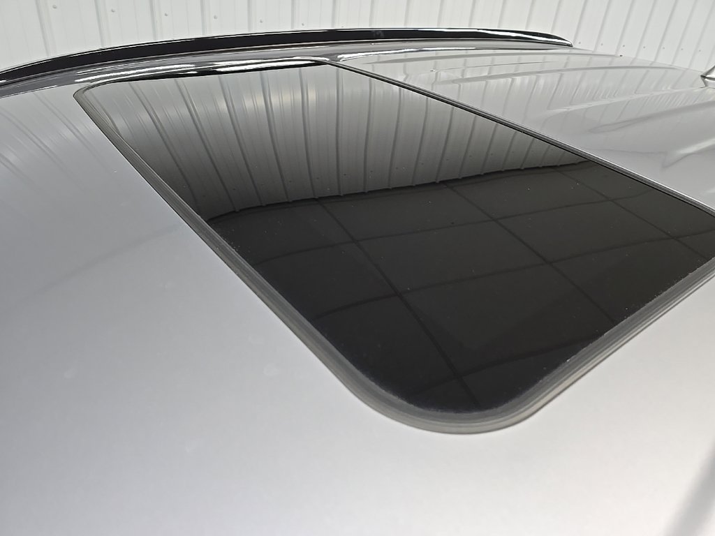 Used 2021 Toyota RAV4 XLE Premium FWD image 11