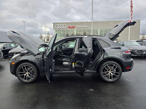 Used 2025 Porsche Macan AWD/4WD image 11