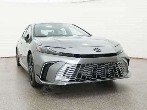 Used 2026 Toyota Camry XSE FWD image 33