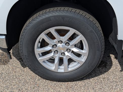 Used 2022 Chevrolet Silverado 1500 LT AWD/4WD image 7
