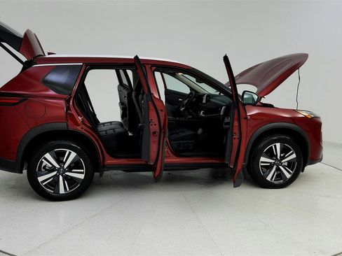 Used 2024 Nissan Rogue SL w/ SL Premium Package image 24