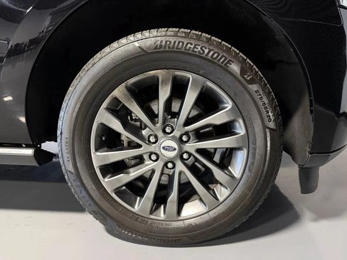 Used 2019 Ford Expedition Max Limited RWD image 9