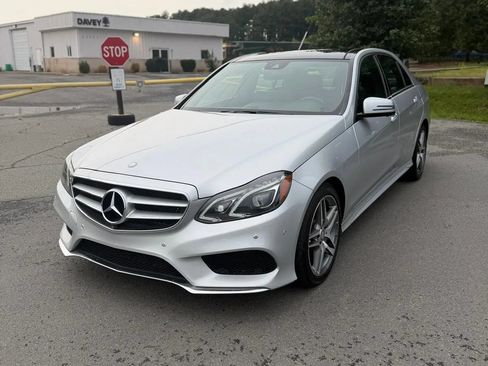 Used 2014 Mercedes-Benz E 550 4MATIC Sedan w/ Premium 1 Package image 1