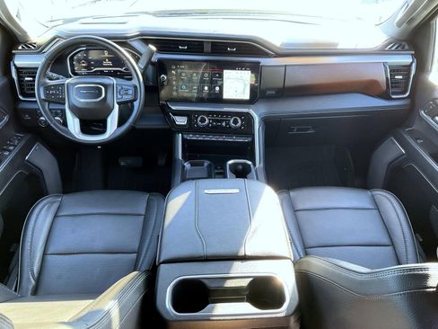 Used 2024 GMC Sierra 3500 Denali w/ Technology Package image 12