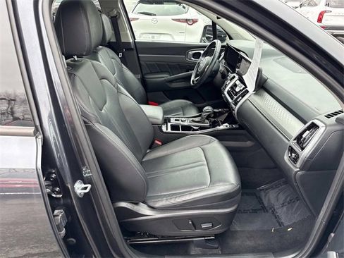 Used 2023 Kia Sorento SX image 9