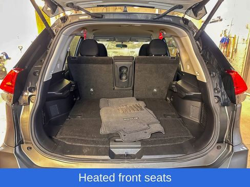 Used 2018 Nissan Rogue SV image 9