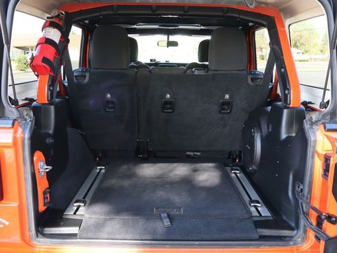 Used 2018 Jeep Wrangler Unlimited Rubicon image 14