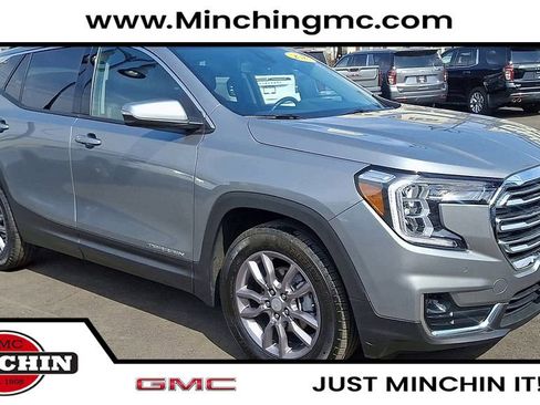 Used 2023 GMC Terrain SLT w/ Tech Package image 5