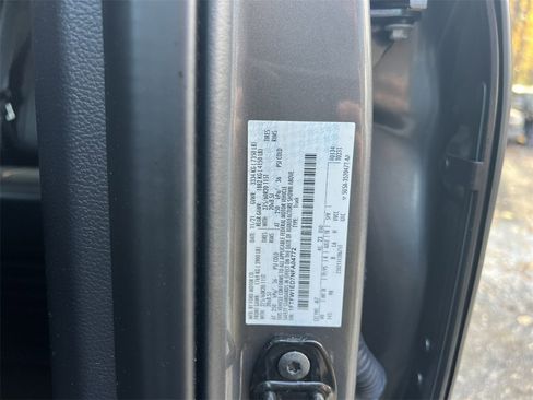 Certified 2022 Ford F150 Platinum w/ Equipment Group 701A High image 18