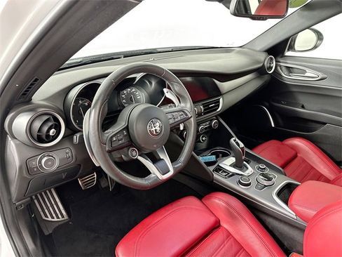 Used 2022 Alfa Romeo Giulia Veloce image 21